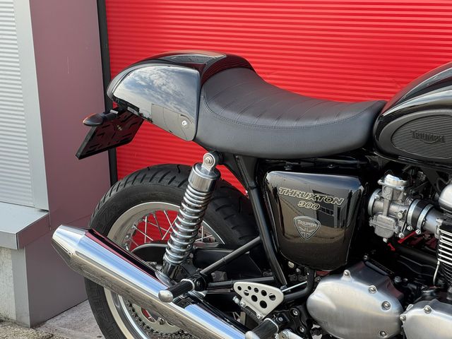 triumph - thruxton-900