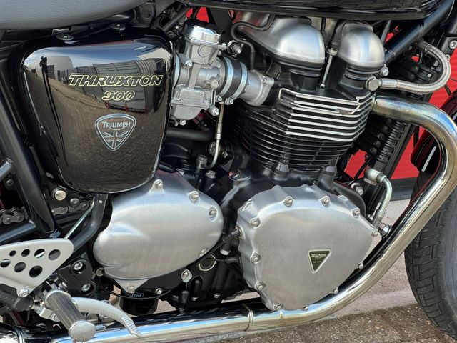 triumph - thruxton-900