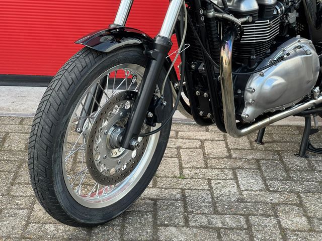 triumph - thruxton-900