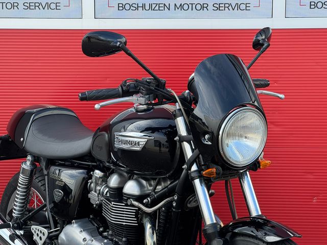 triumph - thruxton-900