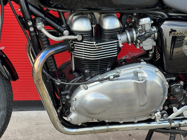 triumph - thruxton-900
