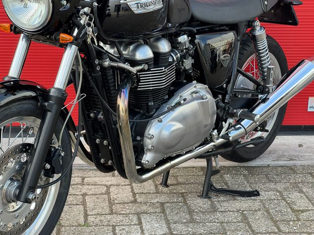 triumph - thruxton-900