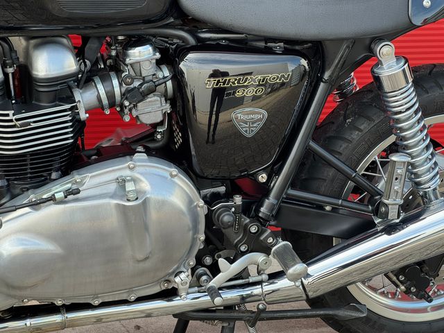triumph - thruxton-900