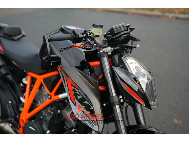 ktm - 1290-super-duke-r