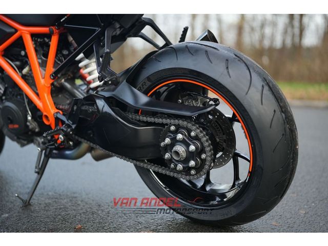 ktm - 1290-super-duke-r
