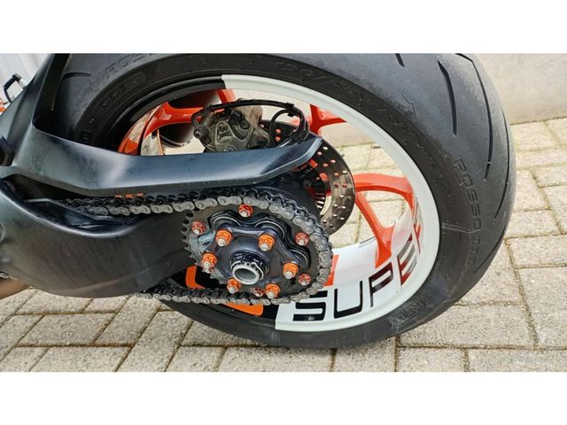 ktm - 1290-super-duke-r