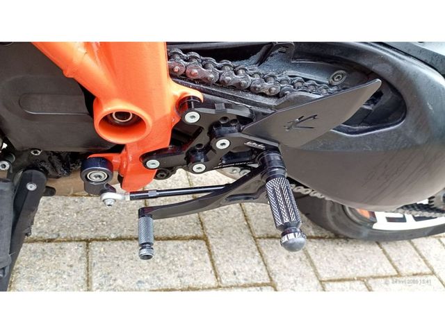 ktm - 1290-super-duke-r