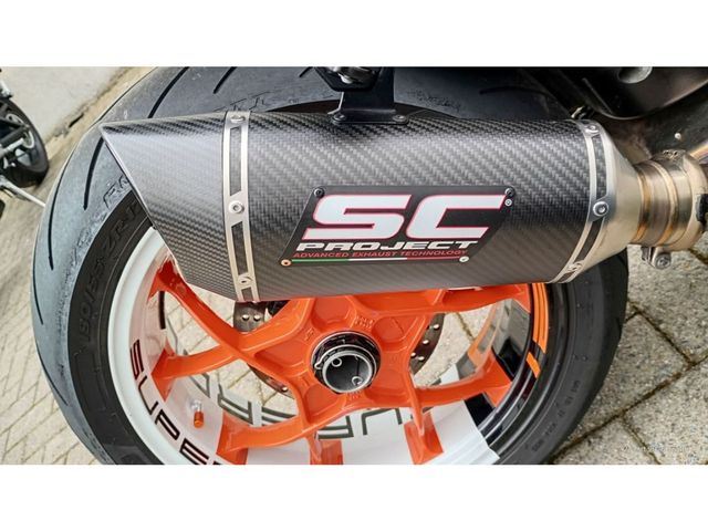 ktm - 1290-super-duke-r