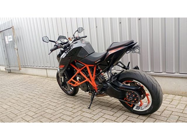 ktm - 1290-super-duke-r
