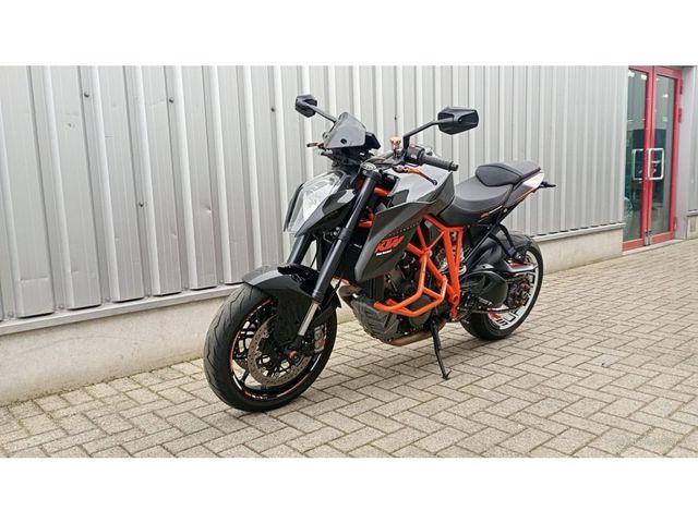 ktm - 1290-super-duke-r