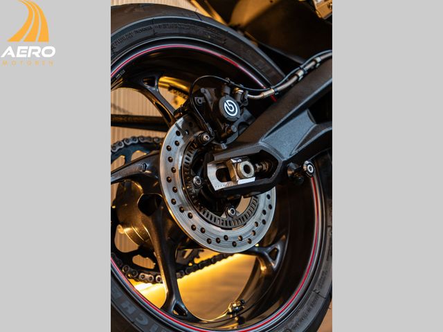 triumph - street-triple-rs