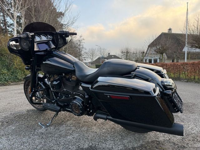 harley-davidson - street-glide-st-flhxst
