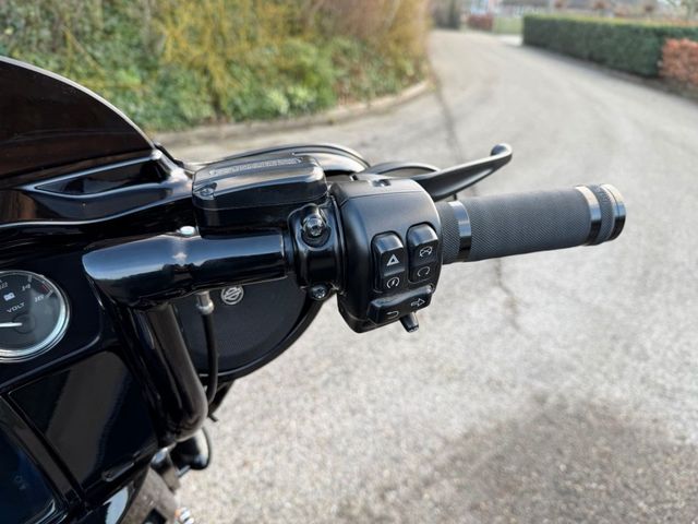 harley-davidson - street-glide-st-flhxst