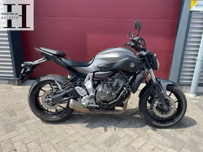 YAMAHA MT 07 ABS – foto 3