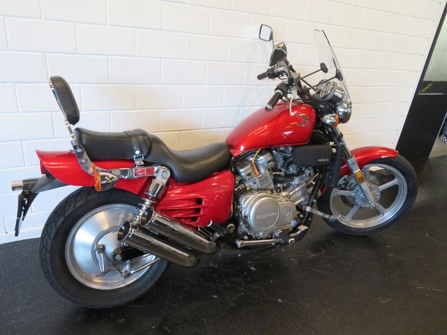 honda - vf-700-c-supermagna