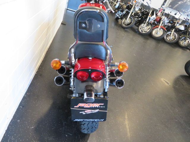 honda - vf-700-c-supermagna