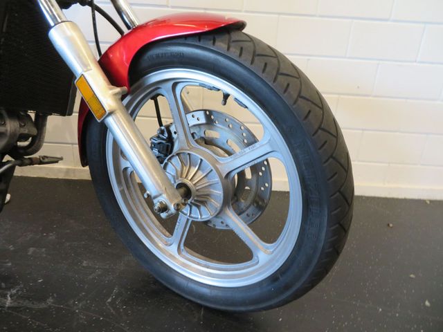 honda - vf-700-c-supermagna