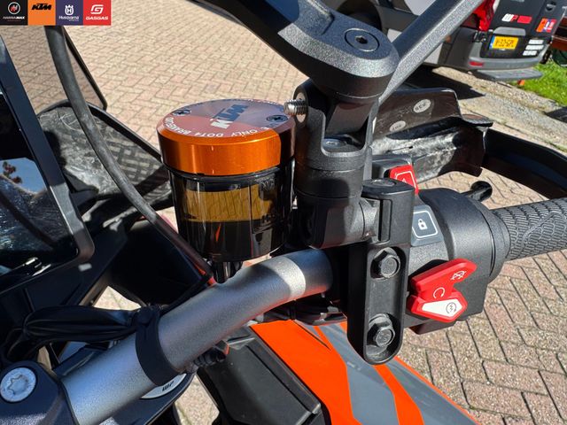 ktm - 1290-super-duke-gt