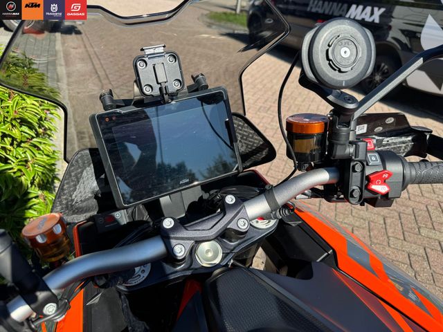 ktm - 1290-super-duke-gt