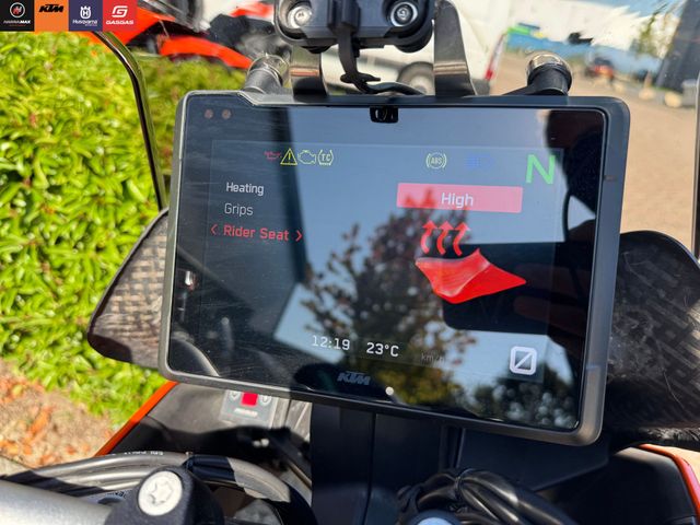 ktm - 1290-super-duke-gt