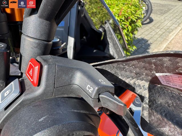 ktm - 1290-super-duke-gt