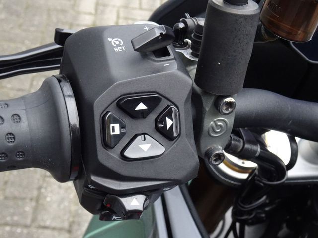 moto-guzzi - v-100-mandello-s