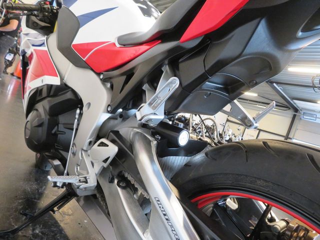 honda - cbr-1000-rr-fireblade-sp