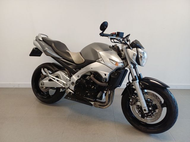 suzuki - gsr-600