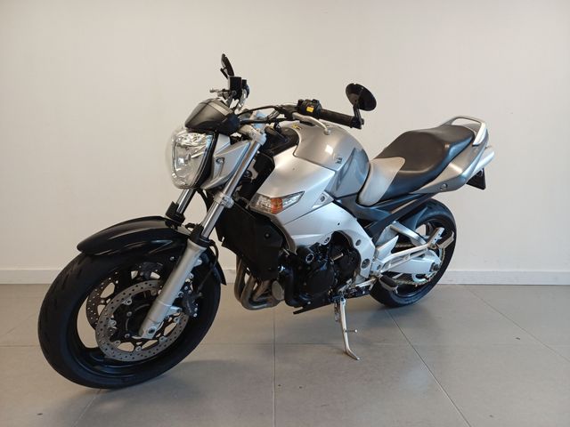 suzuki - gsr-600