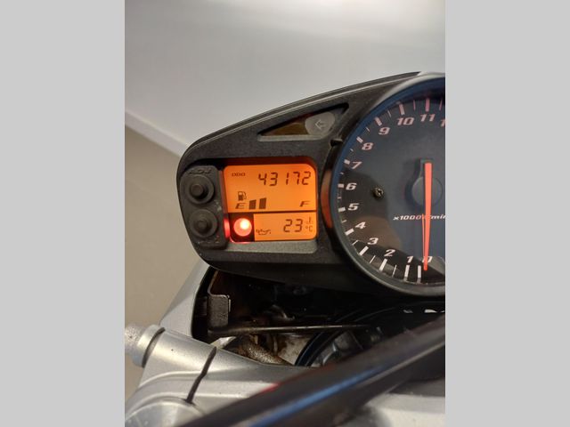 suzuki - gsr-600