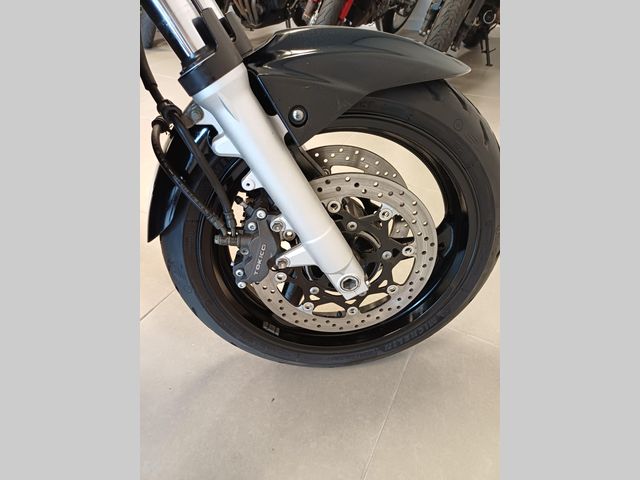 suzuki - gsr-600