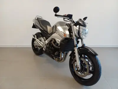 SUZUKI GSR 600 – foto 3