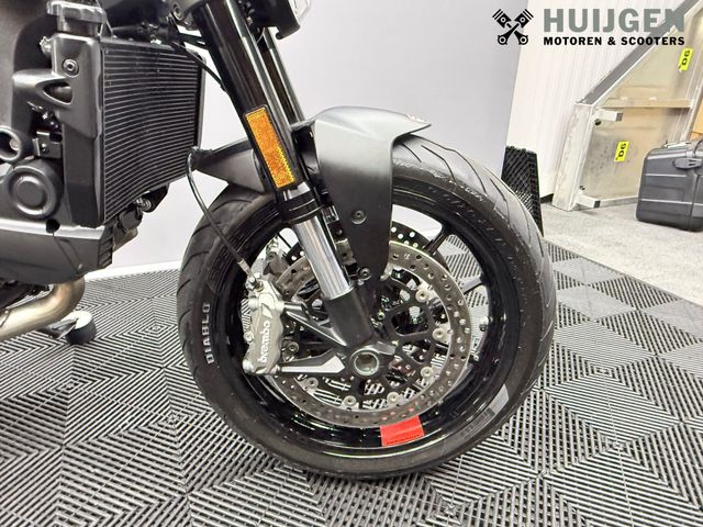 ducati - monster--