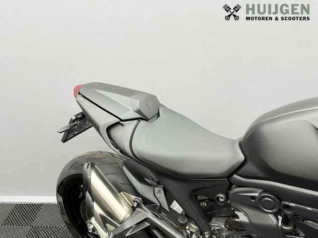 ducati - monster--