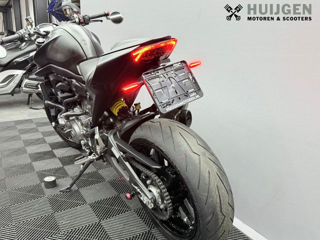 ducati - monster--