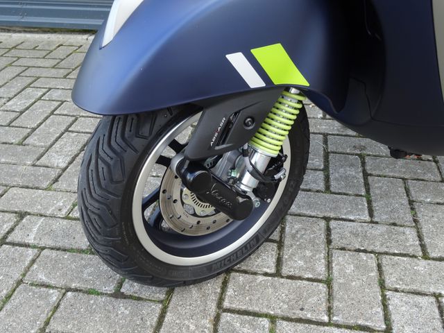vespa - gts-super-tech-300