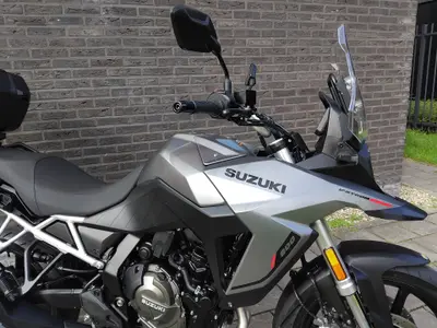 SUZUKI V-STROM 800 – foto 3