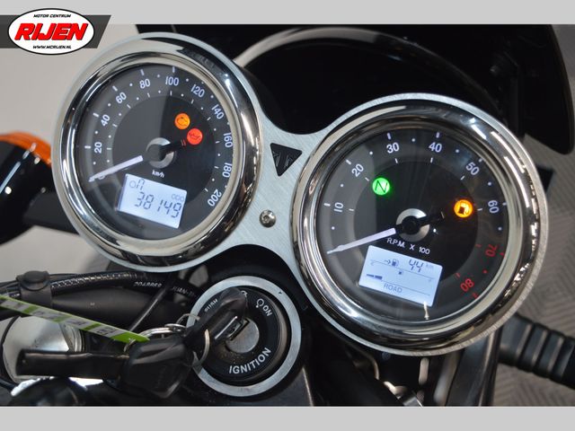 triumph - bonneville-t-120-black