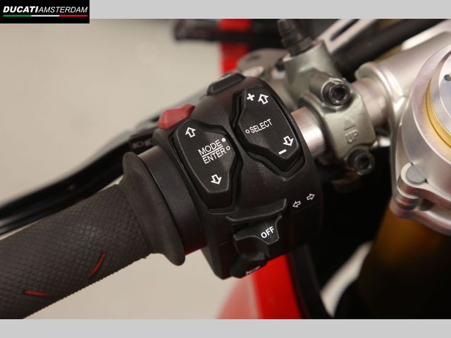 ducati - panigale-v4-s