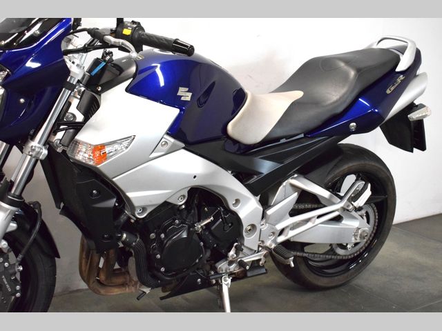 suzuki - gsr-600