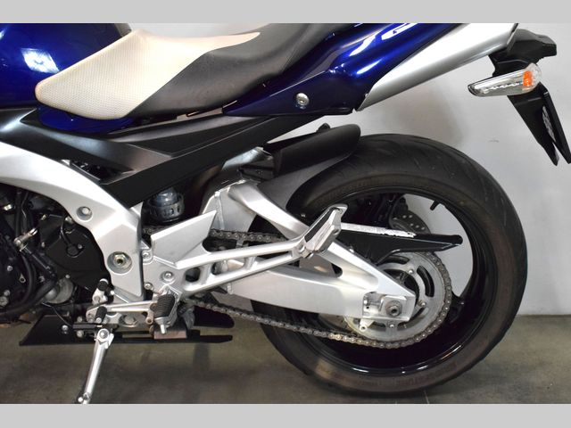 suzuki - gsr-600