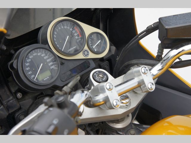 yamaha - fzs-600-fazer