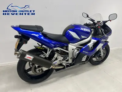 YAMAHA YZF R6 – foto 4