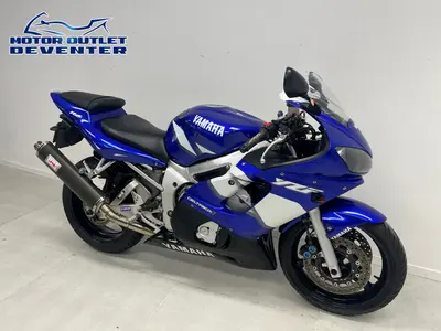 YAMAHA YZF R6 – foto 3