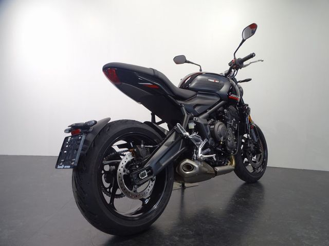 triumph - trident-660