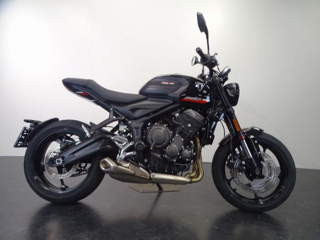 triumph - trident-660