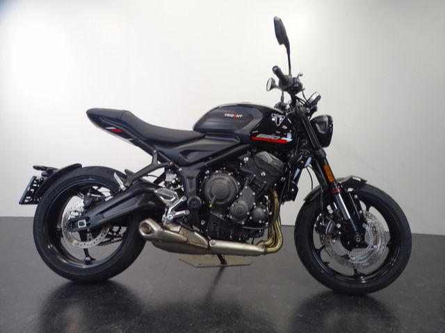 triumph - trident-660