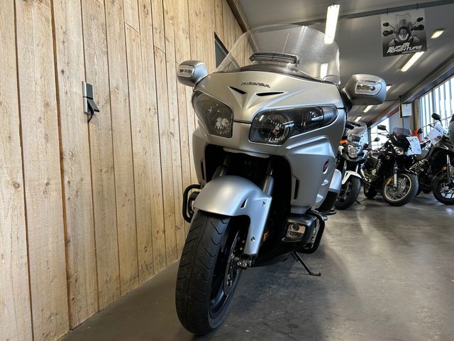 honda - gl-1800-goldwing-abs