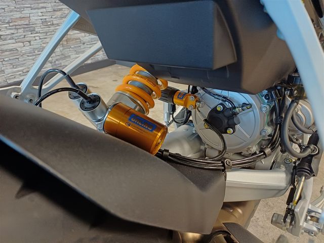 moto-guzzi - v-100-mandello-s