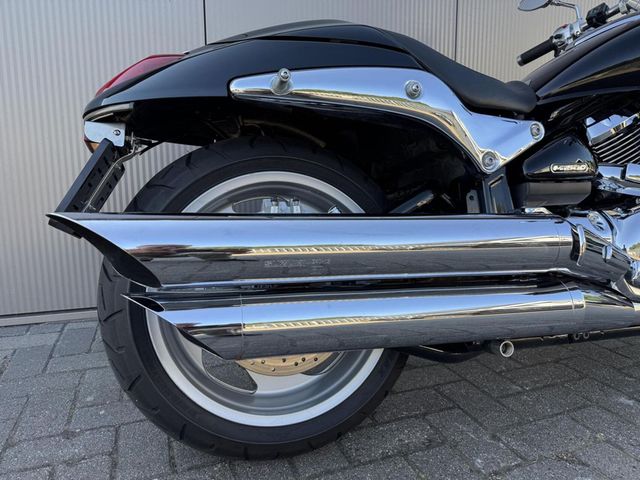 suzuki - m-1500-intruder